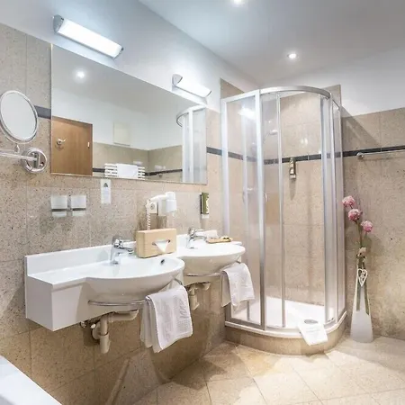 سيبل فندق 4*